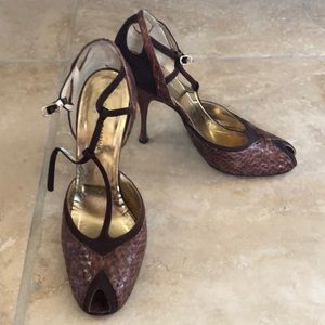 Dolce Gabbana brown snake skin T strap sandal 39.5